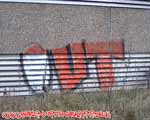 OUT (MITTE)