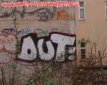 OUT (MITTE)