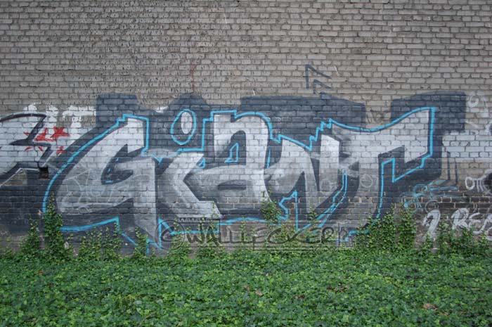 GIANT