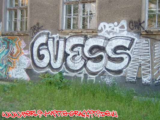 GUESS/ (MITTE)